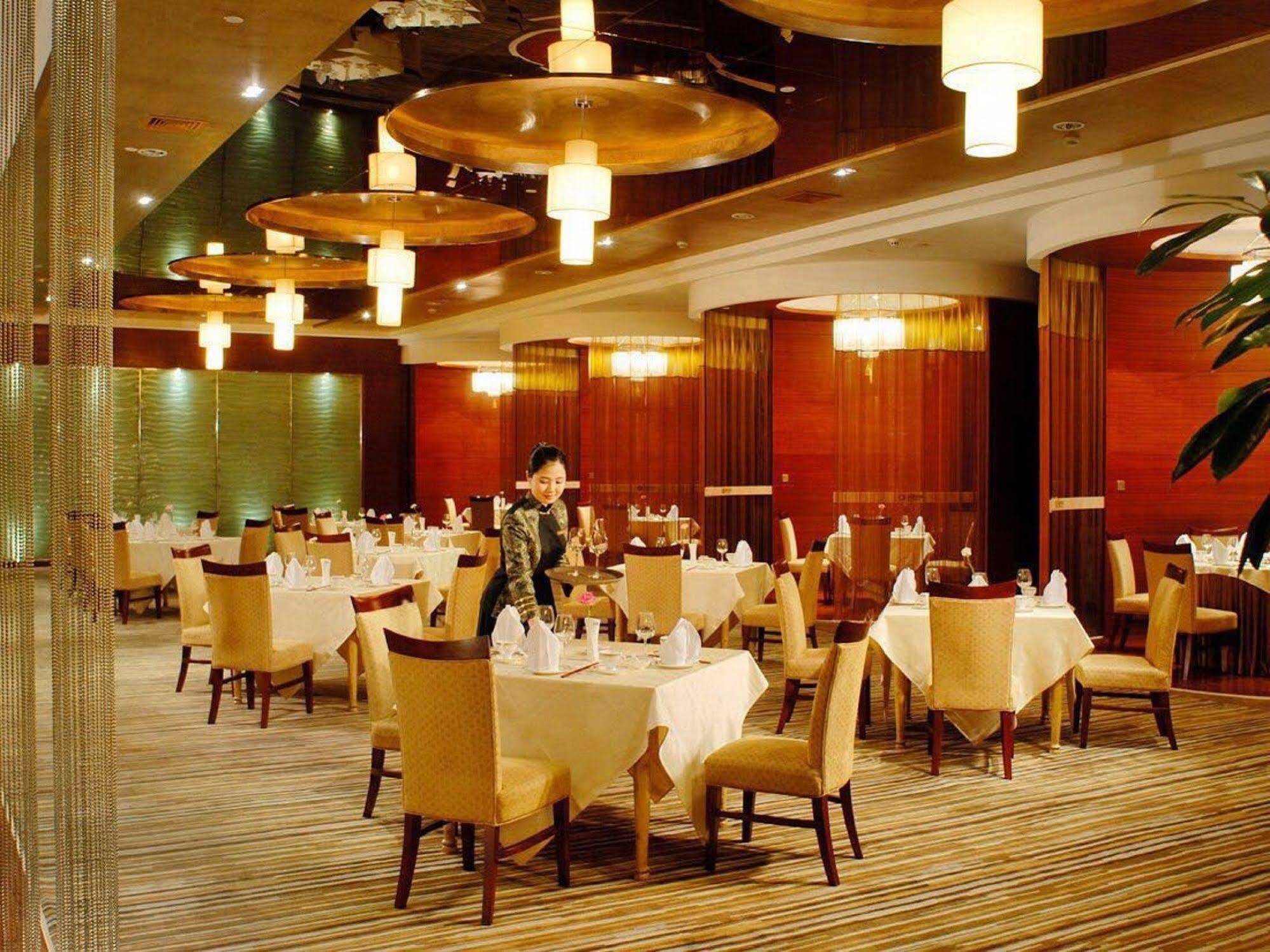 Inn Fine Hotel Далиен Екстериор снимка