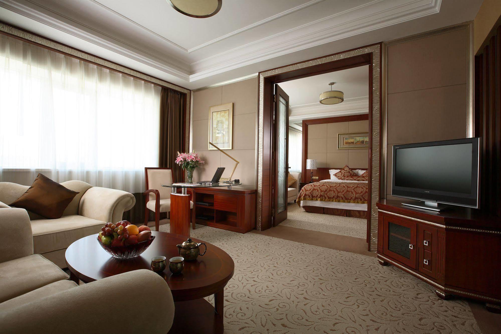 Inn Fine Hotel Далиен Екстериор снимка